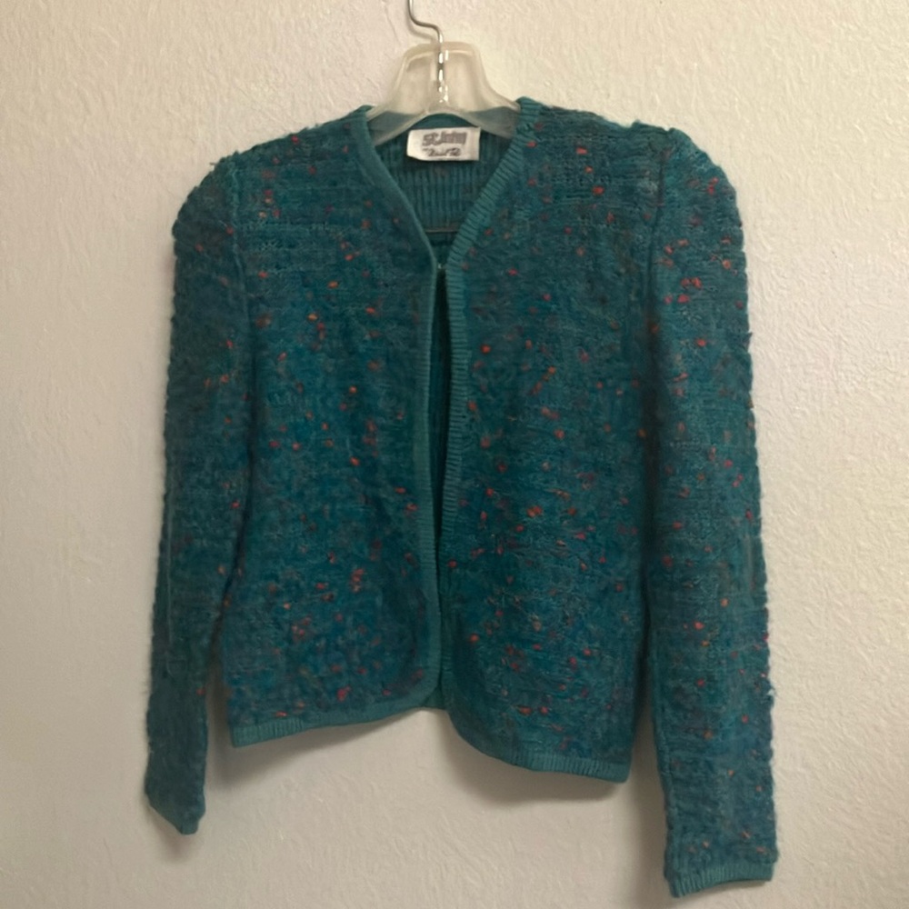 FINAL MARKDOWN St. John’s unique knit sweater